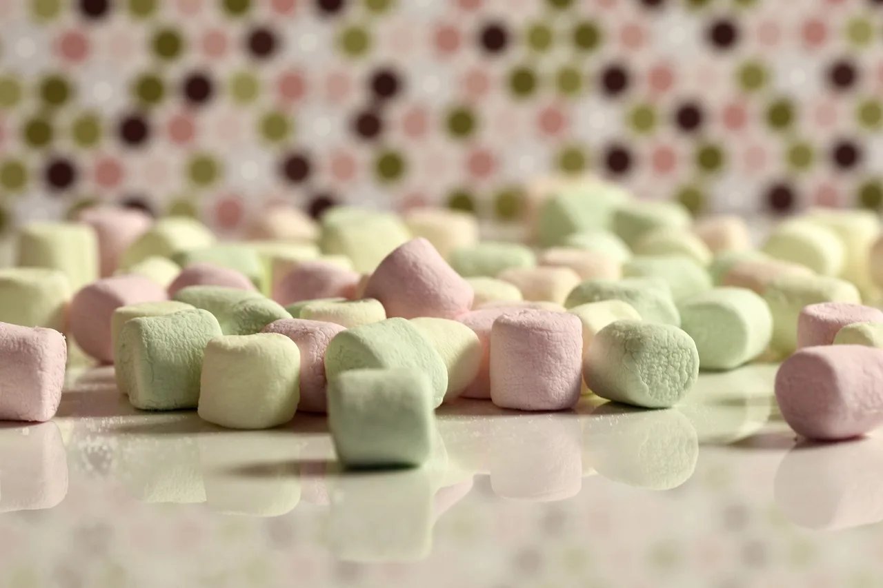 Pastel de plátano cubierto de chocolate Malvaviscos