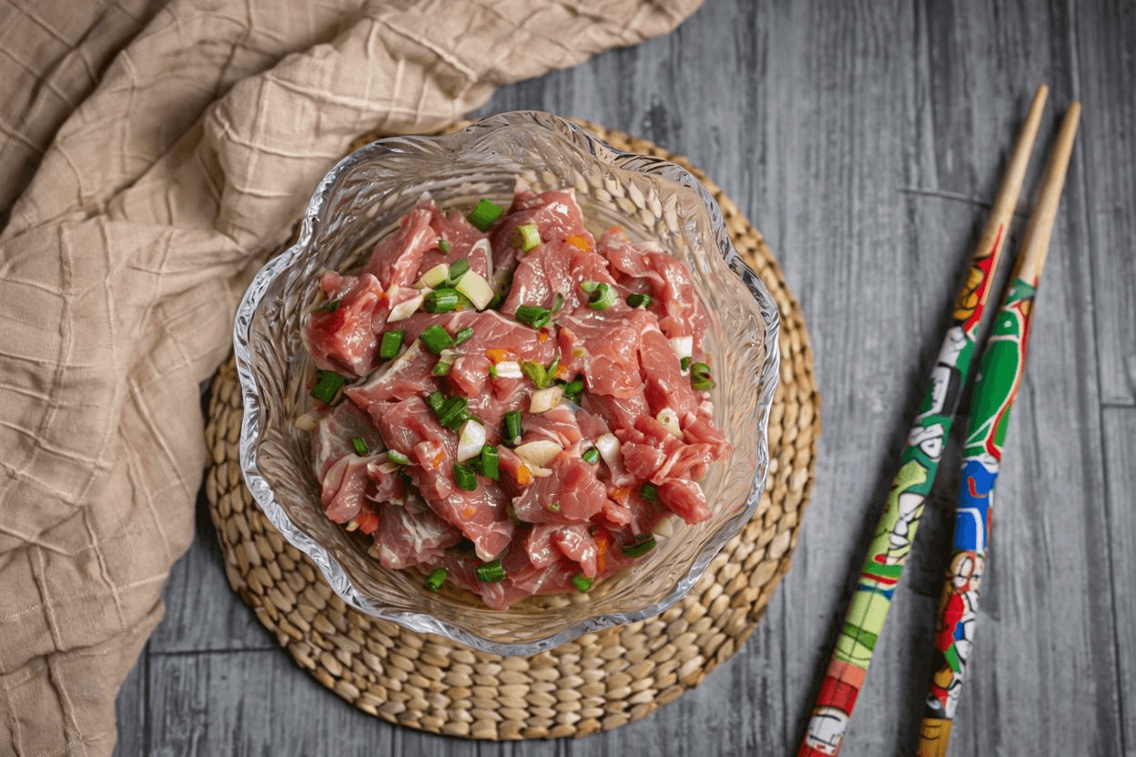 Preparación del relleno para wan tun frito tradicional Preparación del relleno para wan tun frito tradicional